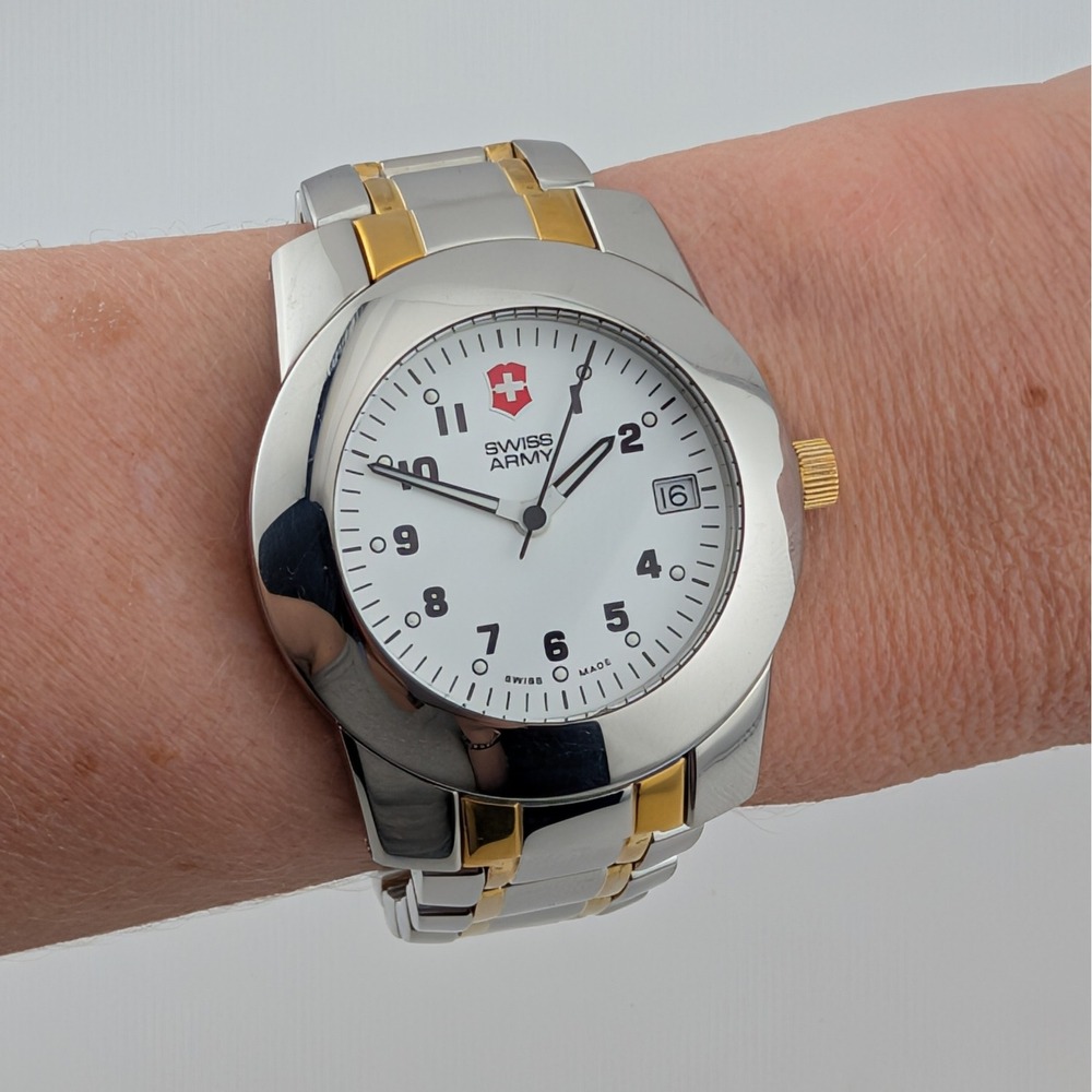 Swiss Army Peak Womens Quartz Watch 38mm White Dial Two Tone Bracelet Swiss Made - Picture 3 of 10
